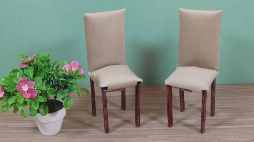 DIY Mini Chair Upholstery Cover [6:1 Scale for Fashion&nbsp;Dolls]